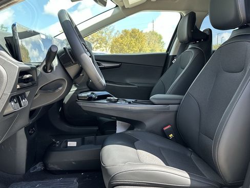 New 2025 Kia EV6 Light w/ Light LR Technology Package image 15