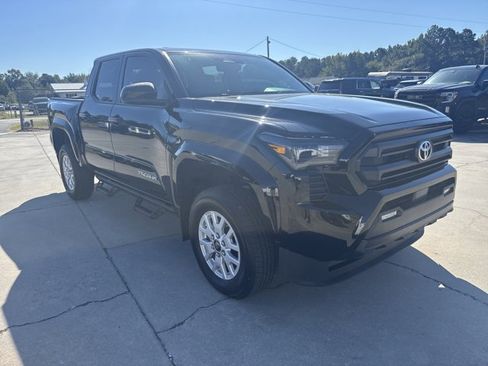 Used 2024 Toyota Tacoma SR5 image 3