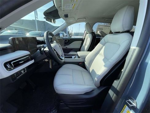 New 2026 Lincoln Aviator AWD image 10