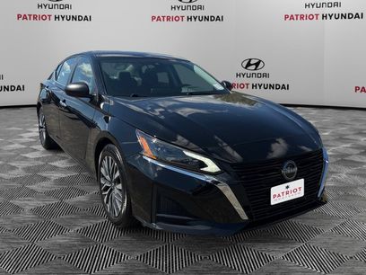 Used 2024 Nissan Altima 2.5 SV