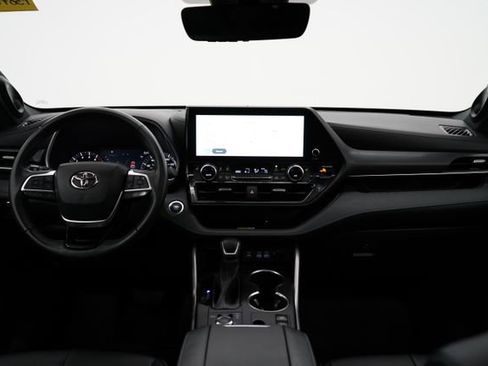 Used 2023 Toyota Highlander XSE AWD/4WD image 15