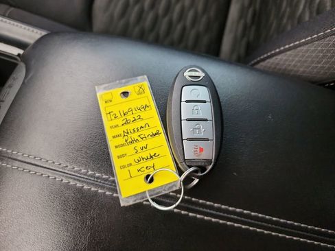 Used 2022 Nissan Pathfinder SV image 43