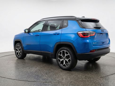 Used 2025 Jeep Compass Limited image 6