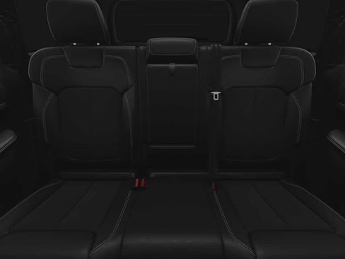 New 2025 Jeep Grand Cherokee Altitude image 3