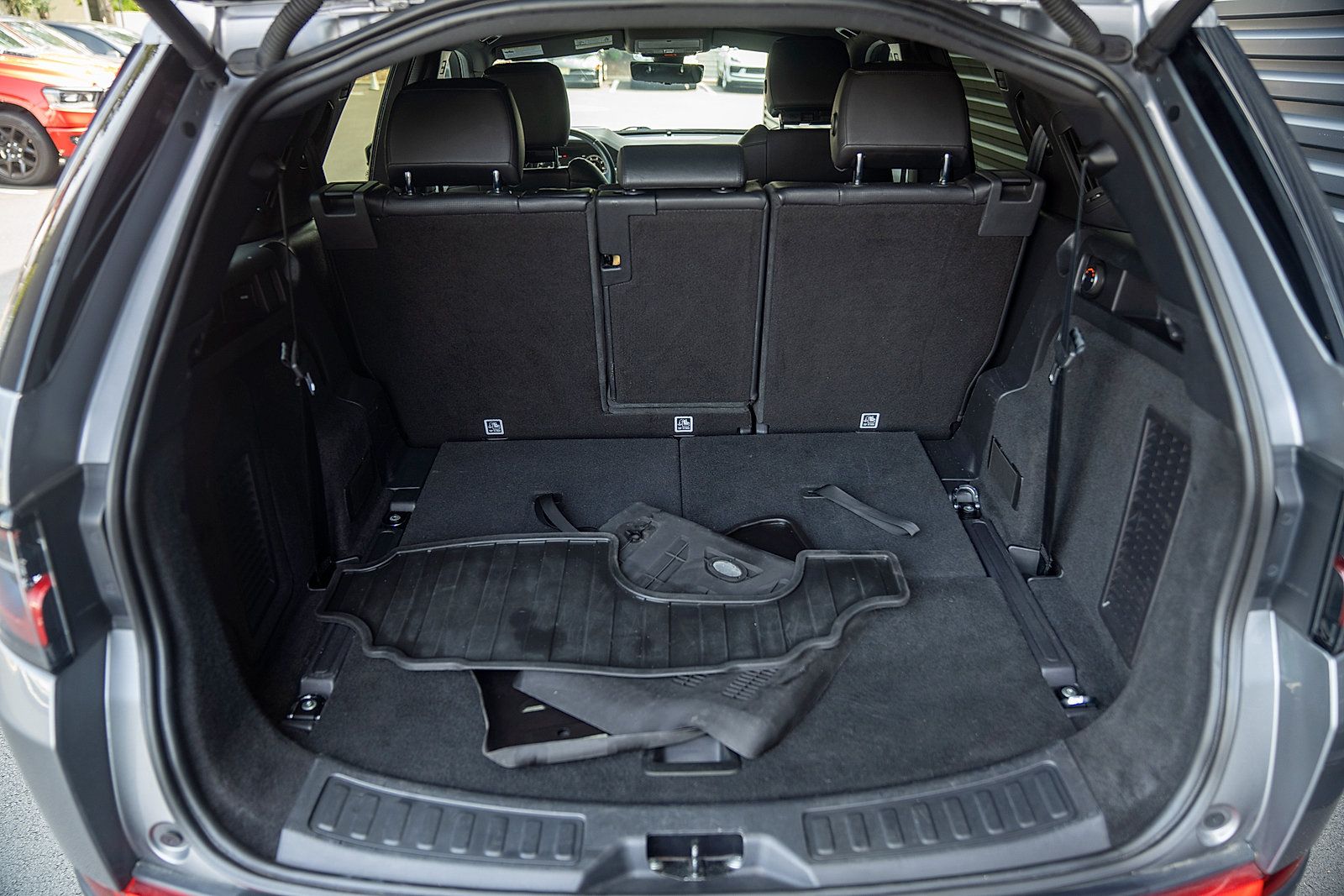 Used 2020 Land Rover Discovery Sport SE AWD/4WD image 19