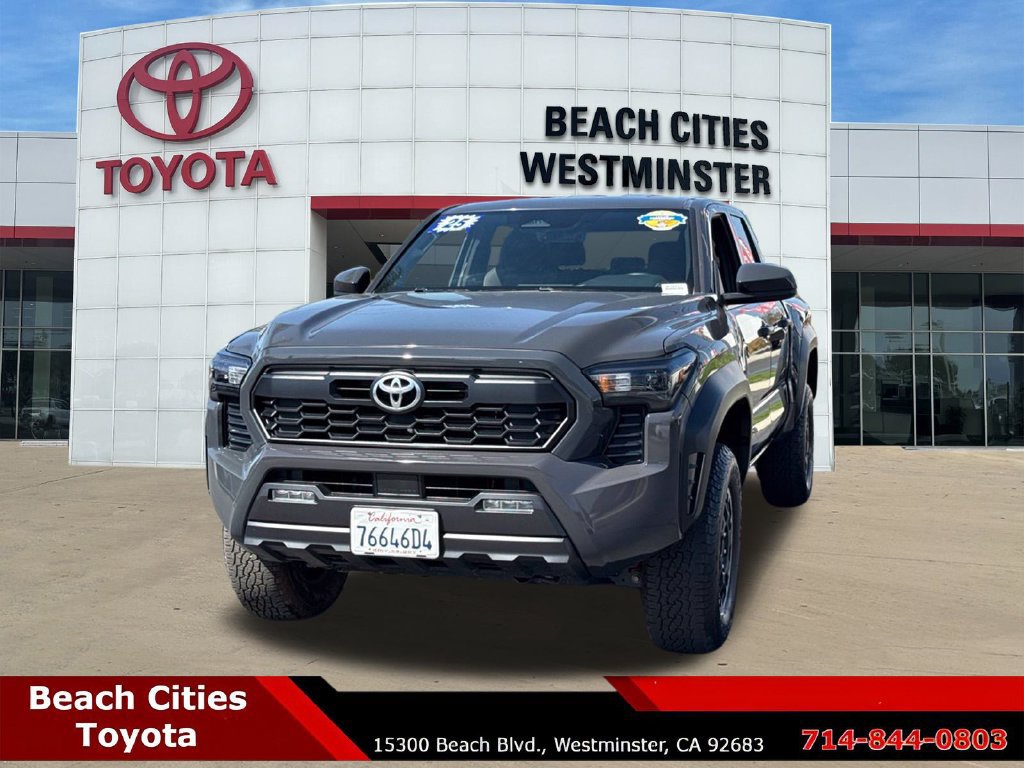 Used 2025 Toyota Tacoma TRD Off-Road AWD/4WD image 5