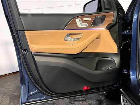 New 2026 Mercedes-Benz GLS 450 4MATIC image 11