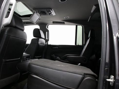 Used 2016 Chevrolet Suburban LT image 13