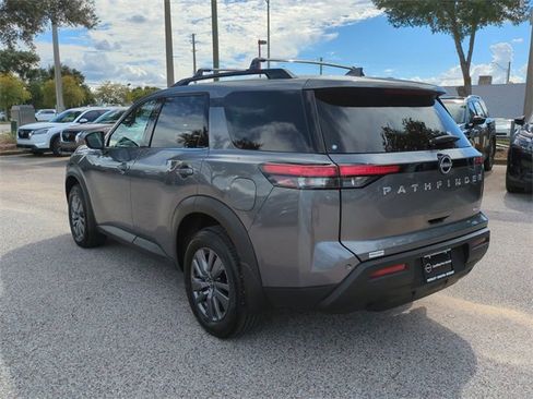 Certified 2025 Nissan Pathfinder SV image 7