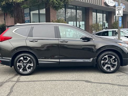 Used 2017 Honda CR-V Touring image 3