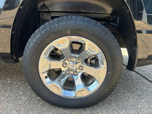 Used 2022 RAM 1500 Big Horn AWD/4WD image 32