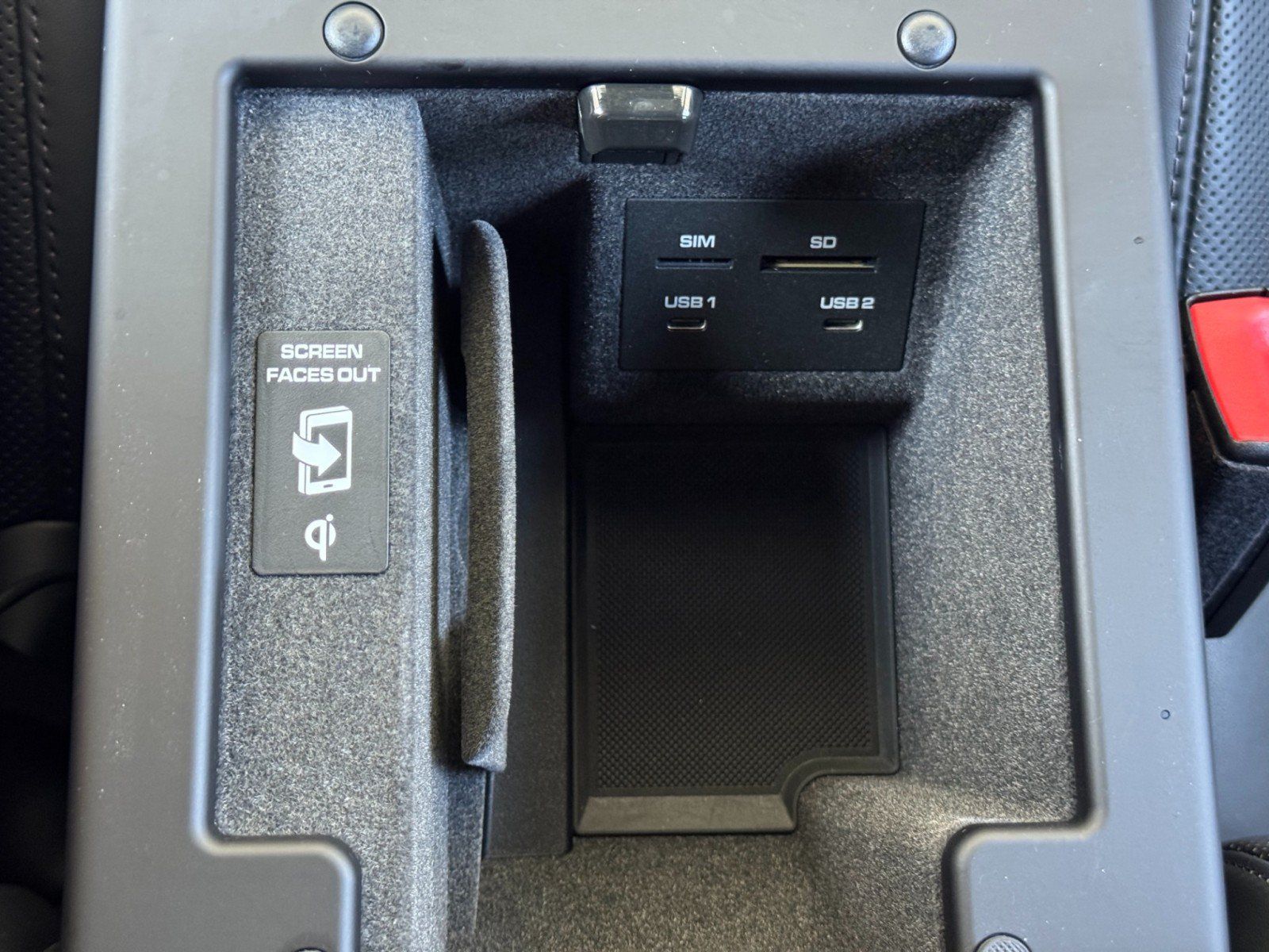 Used 2024 Porsche Macan AWD/4WD image 30