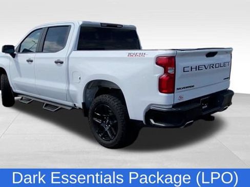 Certified 2022 Chevrolet Silverado 1500 Custom Trail Boss w/ LPO, Dark Essentials Package AWD/4WD image 7