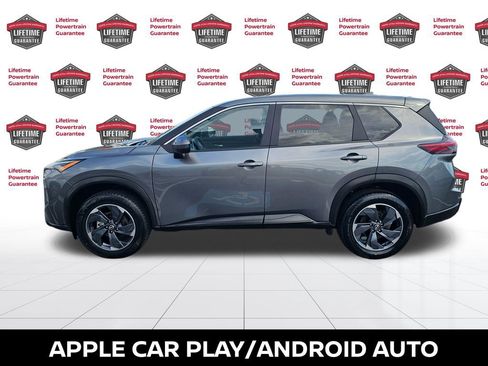 Used 2025 Nissan Rogue SV image 2