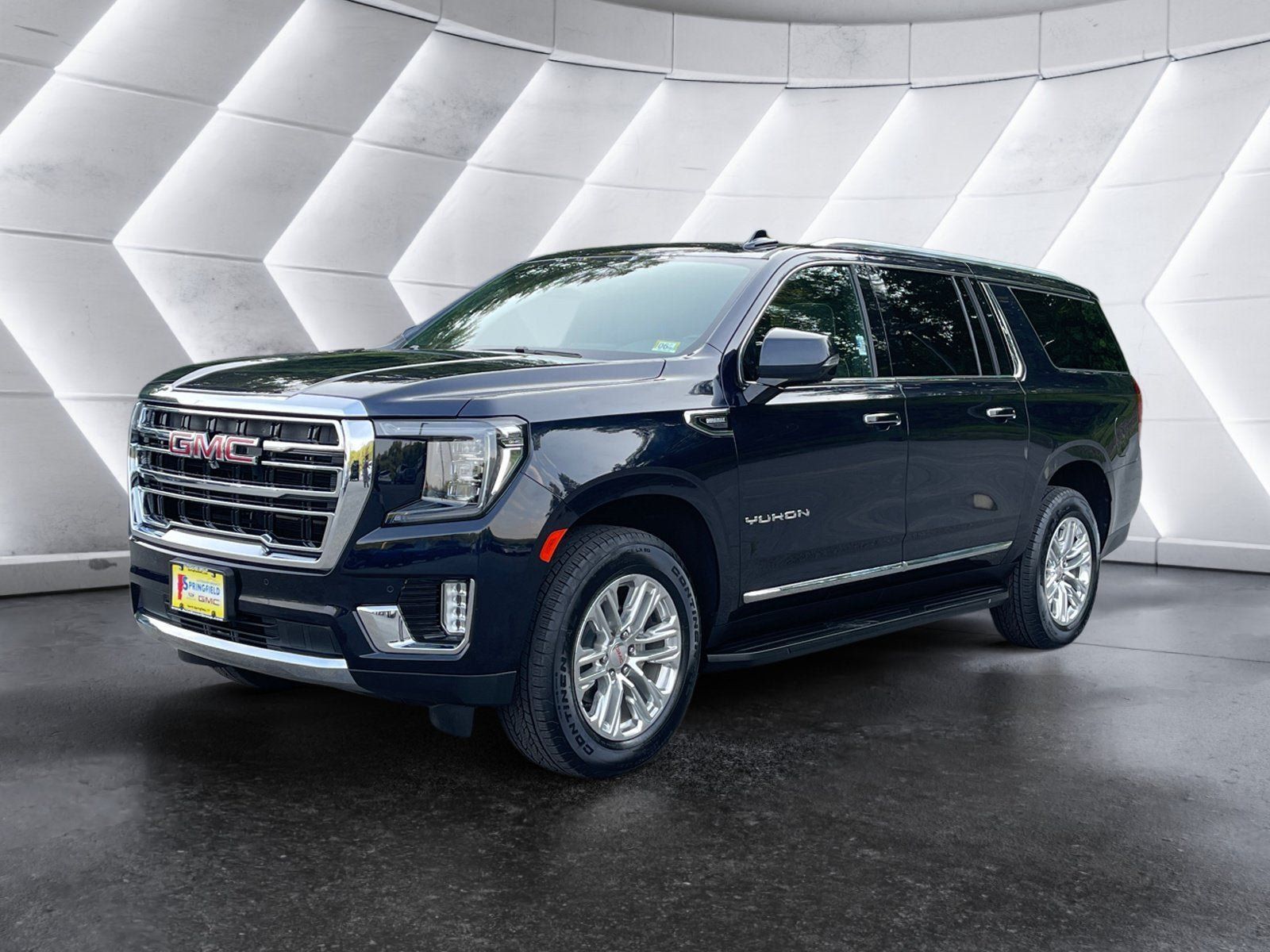 Used 2024 GMC Yukon XL SLT w/ SLT Luxury Package AWD/4WD image 18