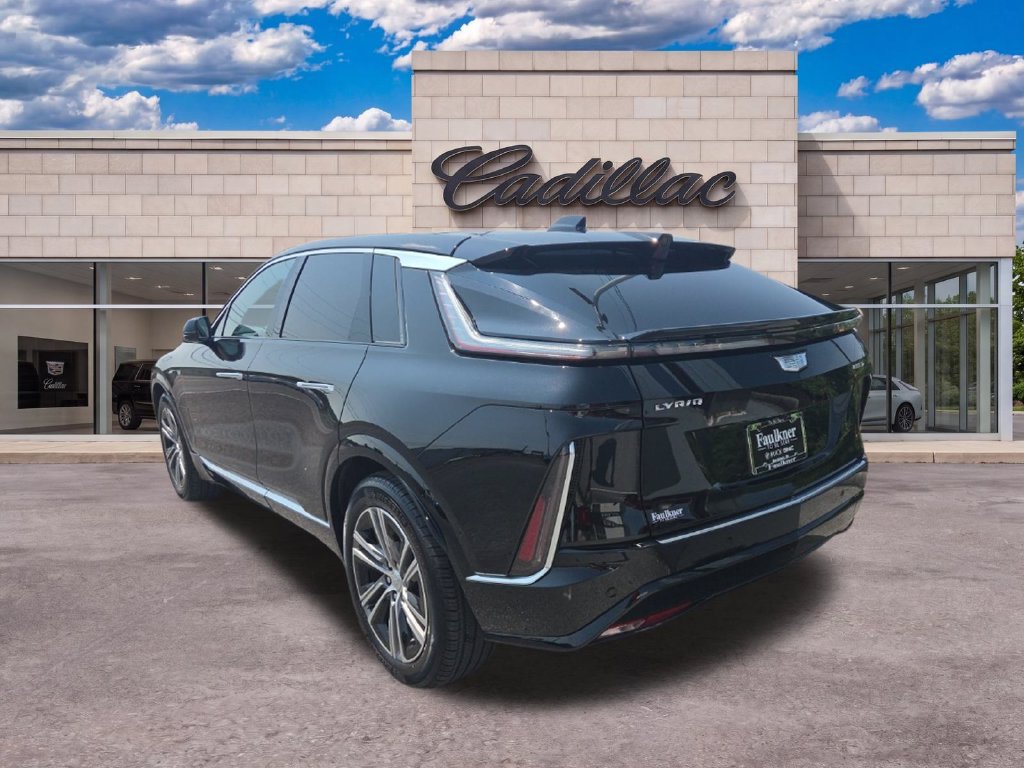 Used 2024 Cadillac Lyriq Luxury AWD/4WD image 6