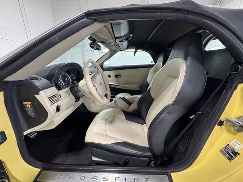 Used 2005 Chrysler Crossfire Limited RWD image 11