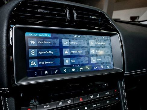 Used 2019 Jaguar F-PACE R-Sport image 38