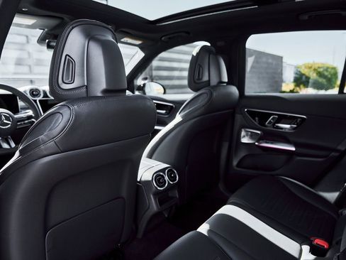 Used 2026 Mercedes-Benz GLC 300 image 36