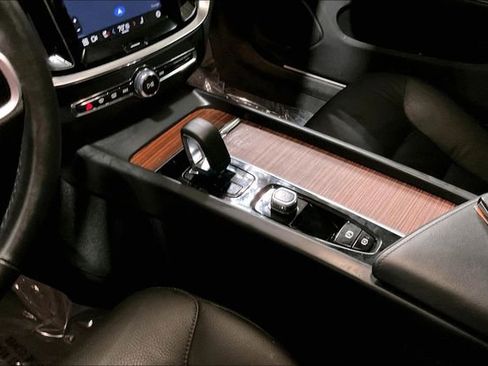 Certified 2025 Volvo V60 B5 Cross Country Plus image 16