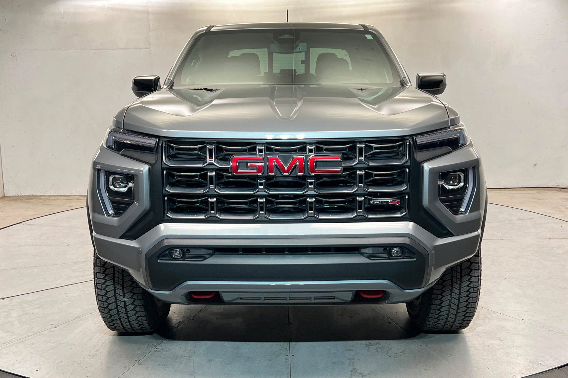 Used 2025 GMC Canyon AT4 w/ Nightfall Edition AWD/4WD image 9