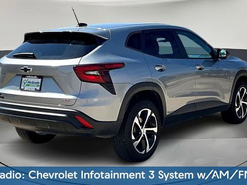 Used 2024 Chevrolet Trax RS w/ Driver Confidence Package image 7