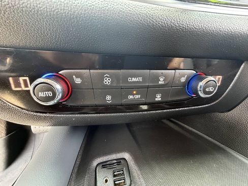 Used 2020 Buick Enclave Essence AWD/4WD image 33