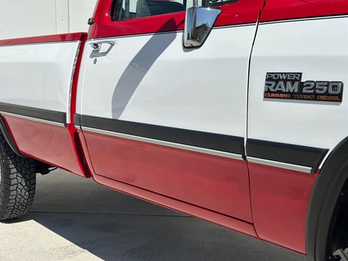 Used 1991 Dodge D/W Truck 250 image 29
