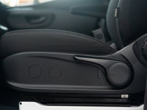 Used 2025 Mercedes-Benz Sprinter 2500 image 26