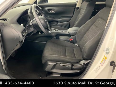 Used 2024 Honda HR-V LX image 17