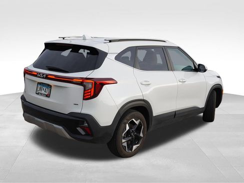 Certified 2024 Kia Seltos EX AWD/4WD image 3