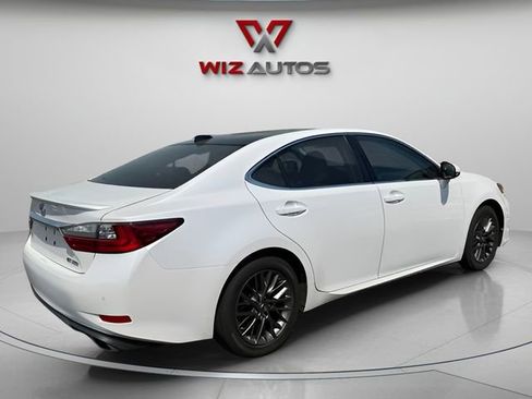 Used 2017 Lexus ES 350 w/ Luxury Package FWD image 5
