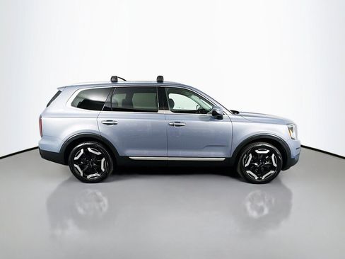 Used 2024 Kia Telluride EX w/ EX Captain's Chair Package FWD image 6