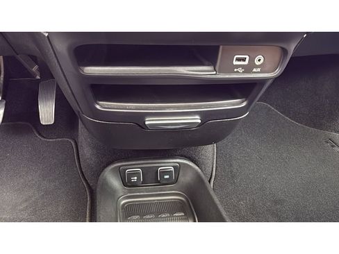 Used 2017 Chrysler Pacifica Limited w/ Advanced Safetytec Group FWD image 26