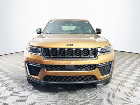 New 2026 Jeep Grand Cherokee L Limited w/ Limited Altitude Package AWD/4WD image 4