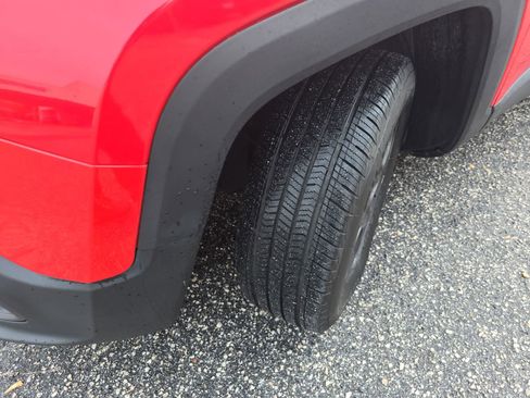 Used 2015 Jeep Renegade Latitude w/ Cold Weather Group II FWD image 34