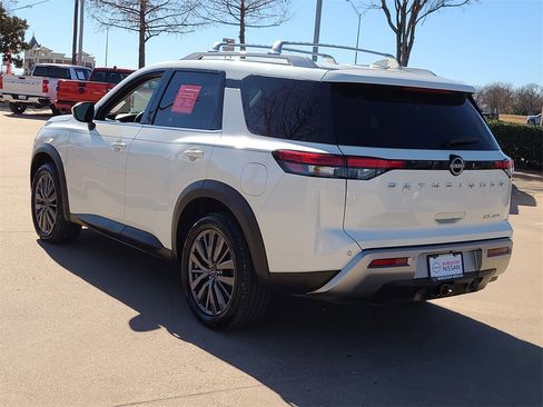 Certified 2023 Nissan Pathfinder SL w/ SL Premium Package image 2