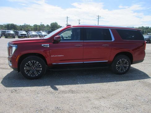 New 2026 GMC Yukon XL Elevation w/ Elevation Premium Package AWD/4WD image 7