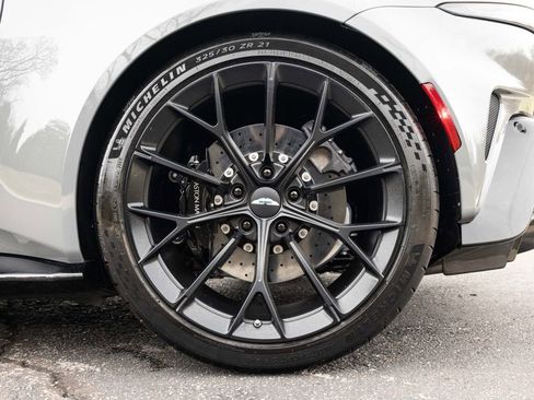 Used 2025 Aston Martin V8 Vantage Coupe image 59