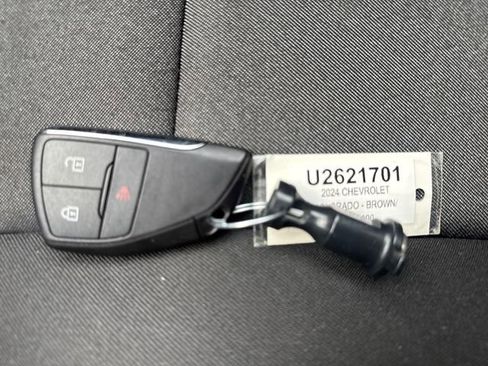 Certified 2024 Chevrolet Colorado W/T image 15