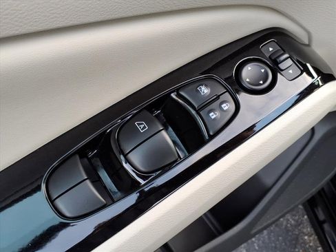 Certified 2023 Nissan Altima 2.5 SV image 12