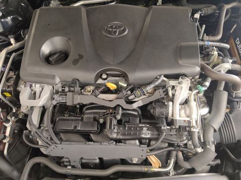 Used 2018 Toyota Camry LE FWD image 30