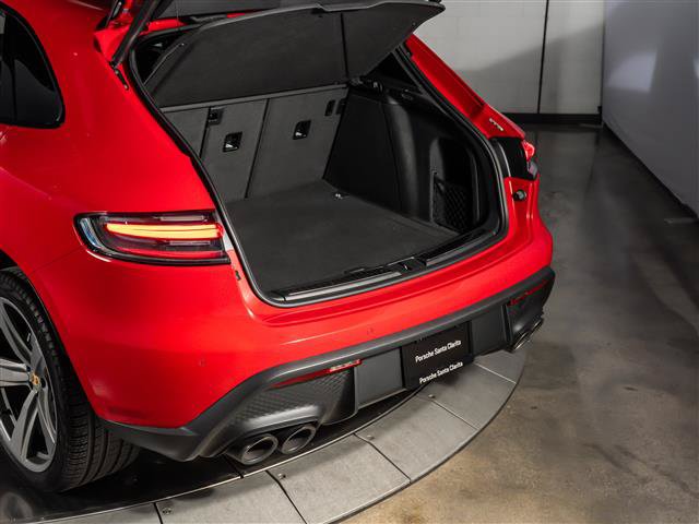 Used 2025 Porsche Macan Turbo AWD/4WD image 34