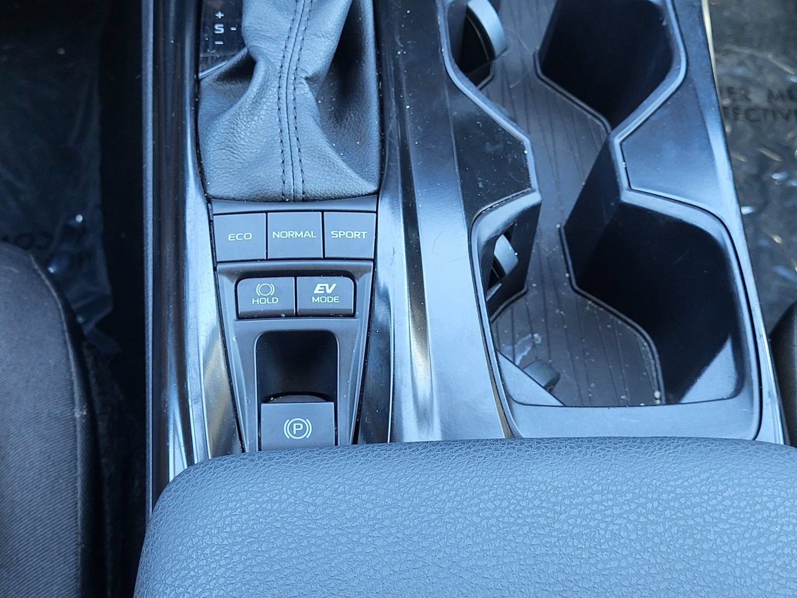 Used 2025 Toyota Camry LE FWD image 25