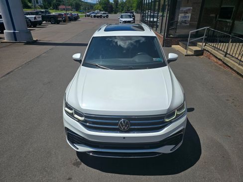 Used 2024 Volkswagen Tiguan SEL R-Line AWD/4WD image 3