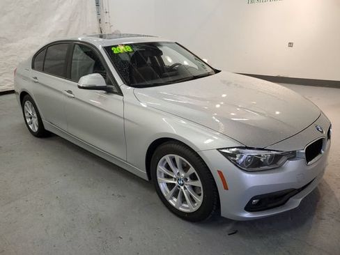 Used 2018 BMW 320i xDrive Sedan AWD/4WD image 8