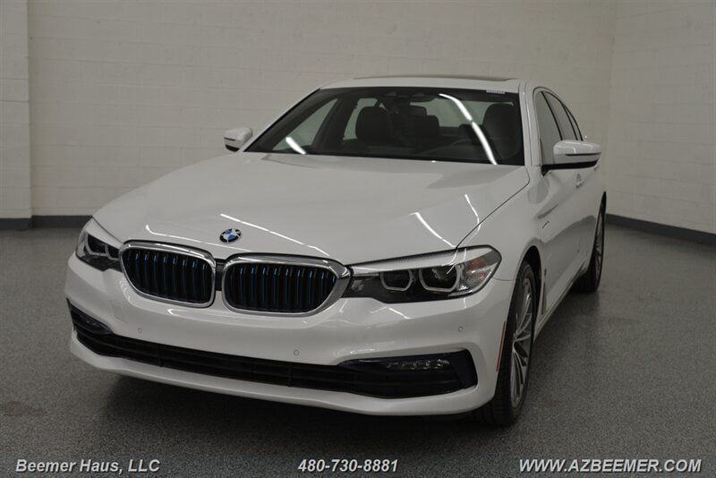 Used 2018 BMW 530e RWD image 1