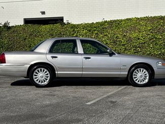 Used 2011 Mercury Grand Marquis LS RWD video 3