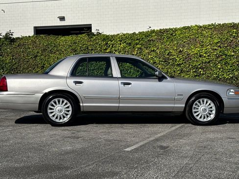 Used 2011 Mercury Grand Marquis LS RWD image 3