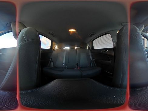 Used 2023 Kia Sportage LX image 39